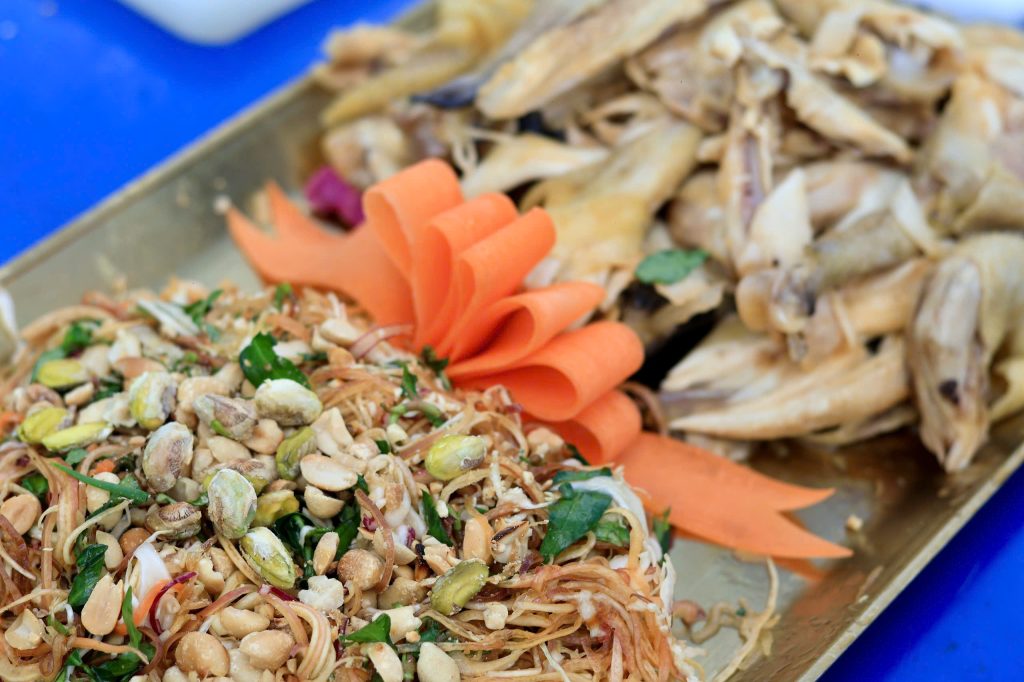 tiệc tất niên gia đình chòi riêng