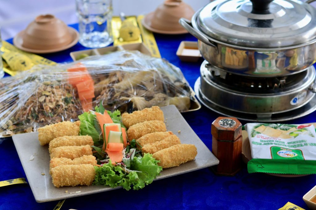 tiệc tất niên gia đình chòi riêng