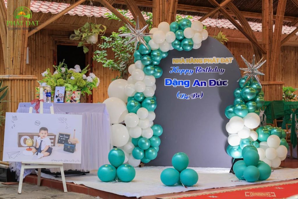 kinh nghiệm đặt tiệc thôi nôi