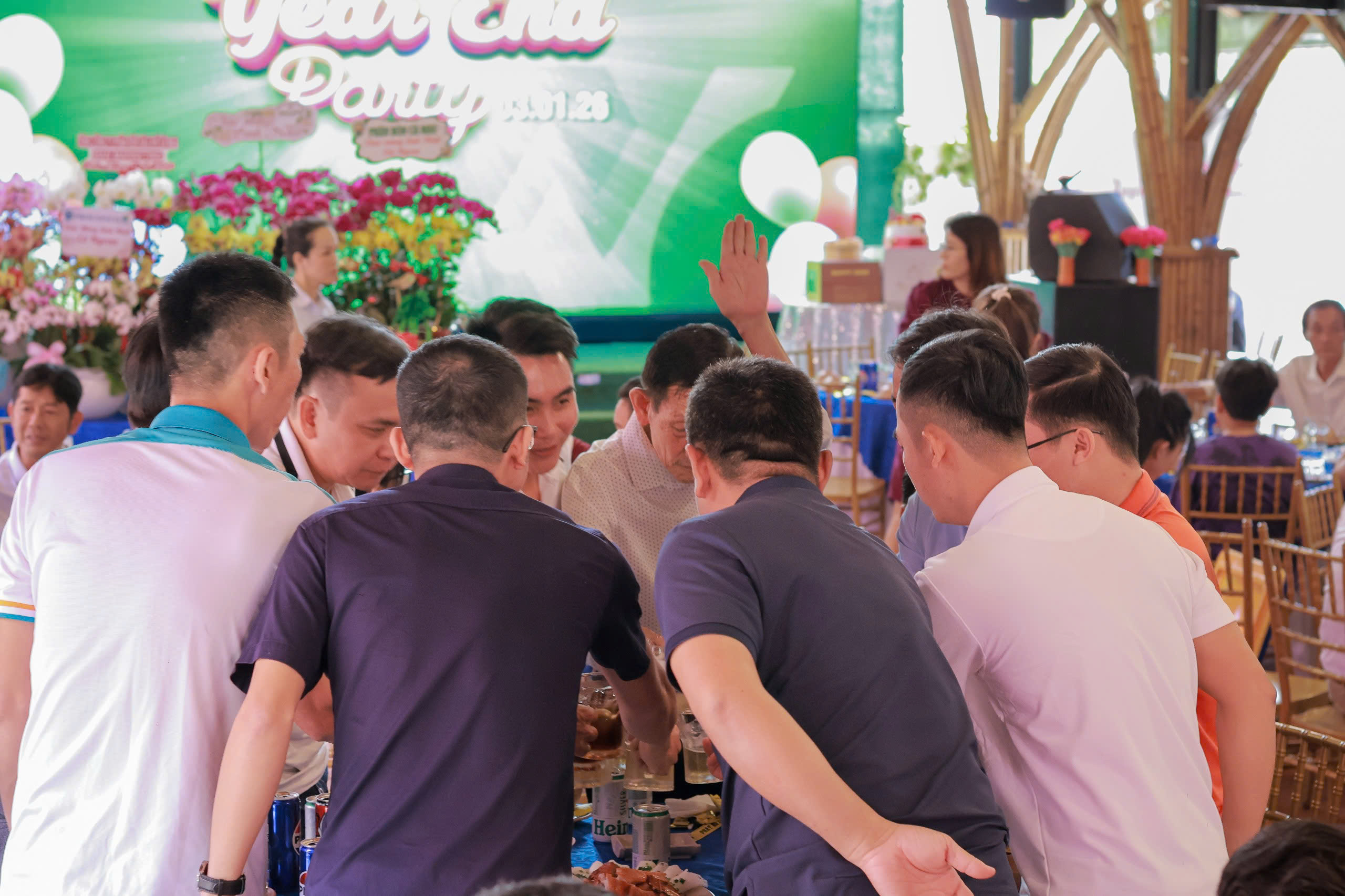 cách tổ chức tiệc tân niên bến tre