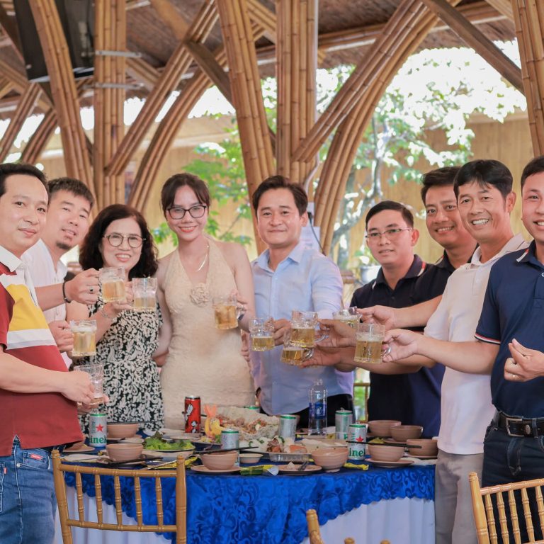 đặt tiệc tân niên bến tre