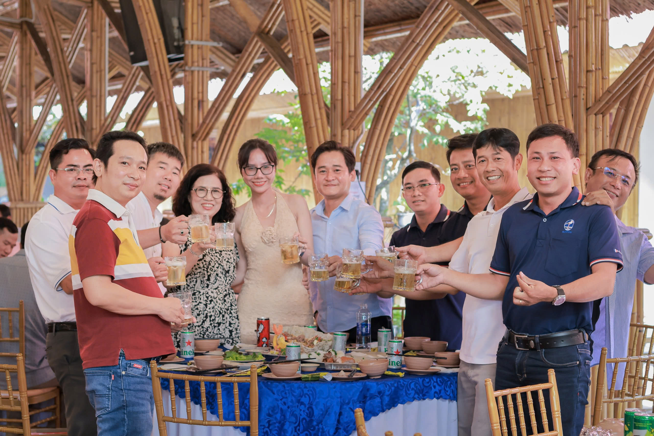 đặt tiệc tân niên bến tre