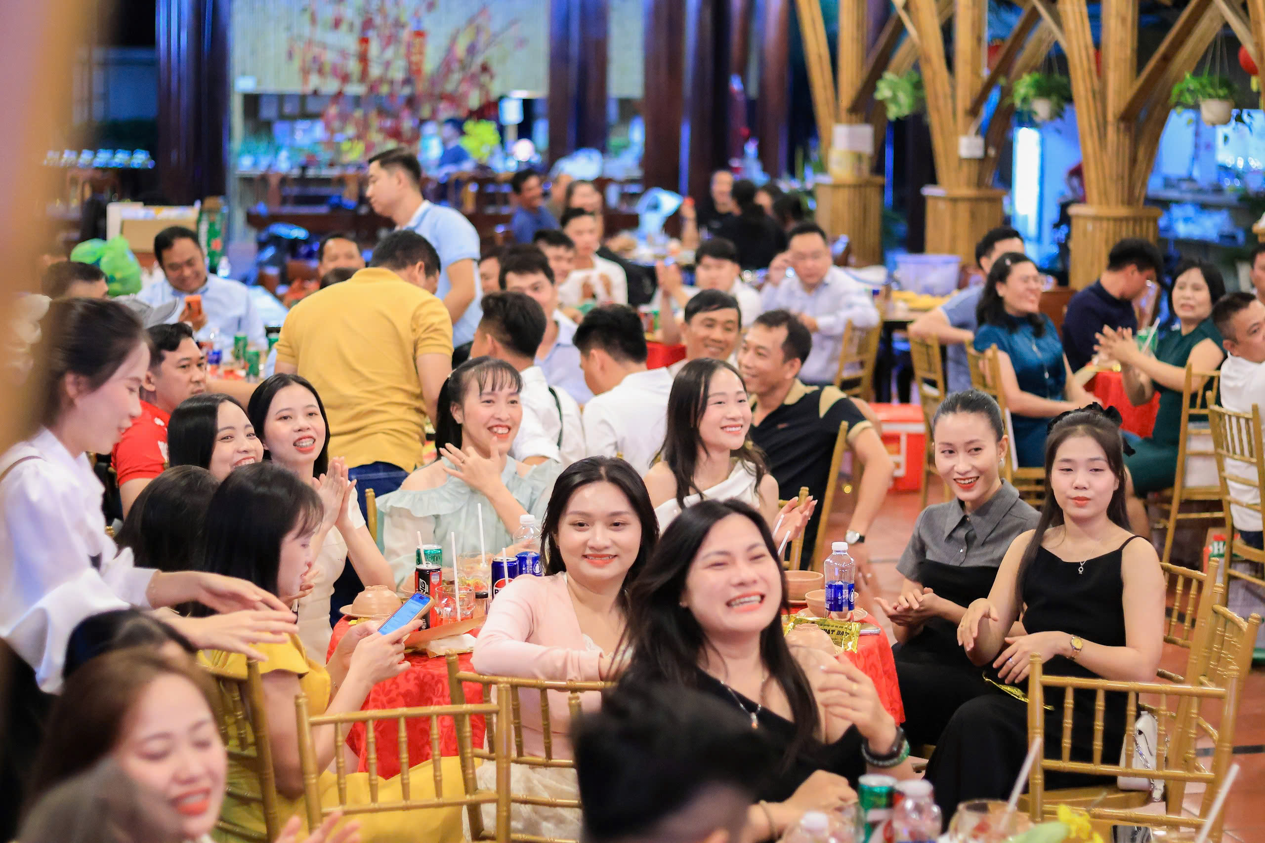 tiệc tân niên gia đình bến tre