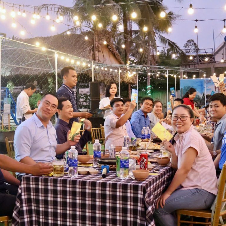 tiec-tan-nien-gia-dinh tiệc tân niên tại bến tre