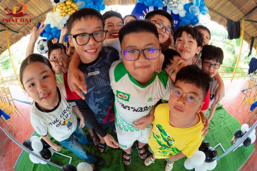 đặt tiệc quốc tế thiếu nhi
