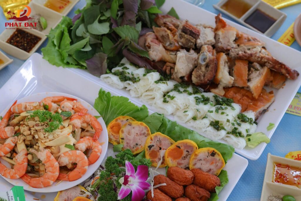 Đặt bàn tiệc gia đình Bến Tre nhanh chóng tại nhà hàng Phát Đạt. Không gian thoải mái, món ăn đa dạng, phù hợp họp mặt và tổ chức tiệc.
